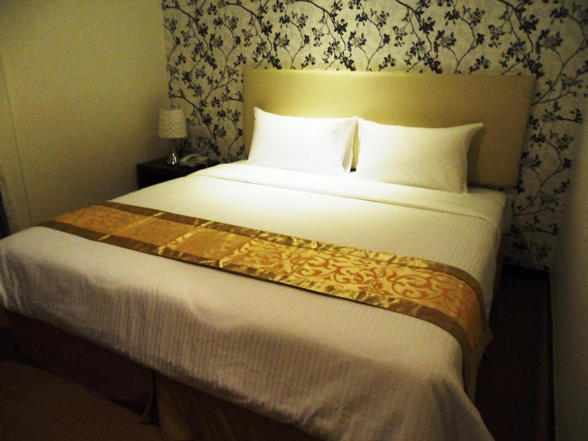 Eight Days Boutique Hotel - Mount Austin Johor Bahru Buitenkant foto
