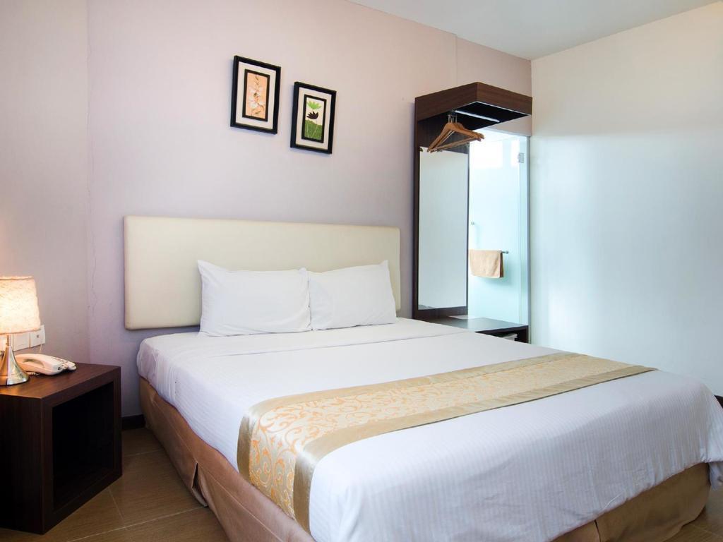 Eight Days Boutique Hotel - Mount Austin Johor Bahru Buitenkant foto