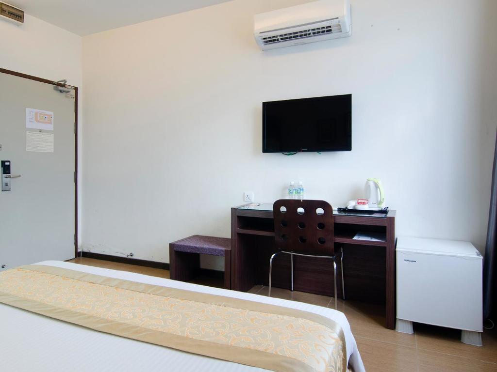Eight Days Boutique Hotel - Mount Austin Johor Bahru Buitenkant foto