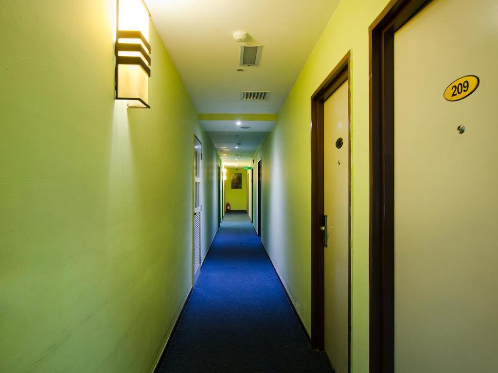 Eight Days Boutique Hotel - Mount Austin Johor Bahru Buitenkant foto