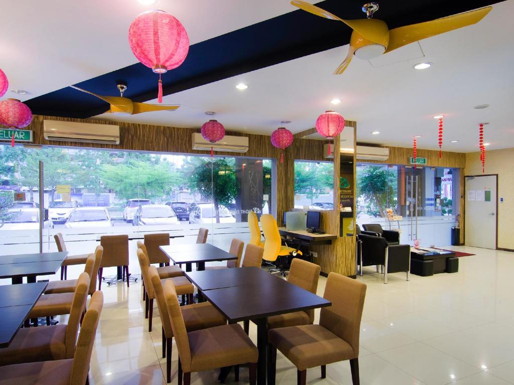 Eight Days Boutique Hotel - Mount Austin Johor Bahru Buitenkant foto