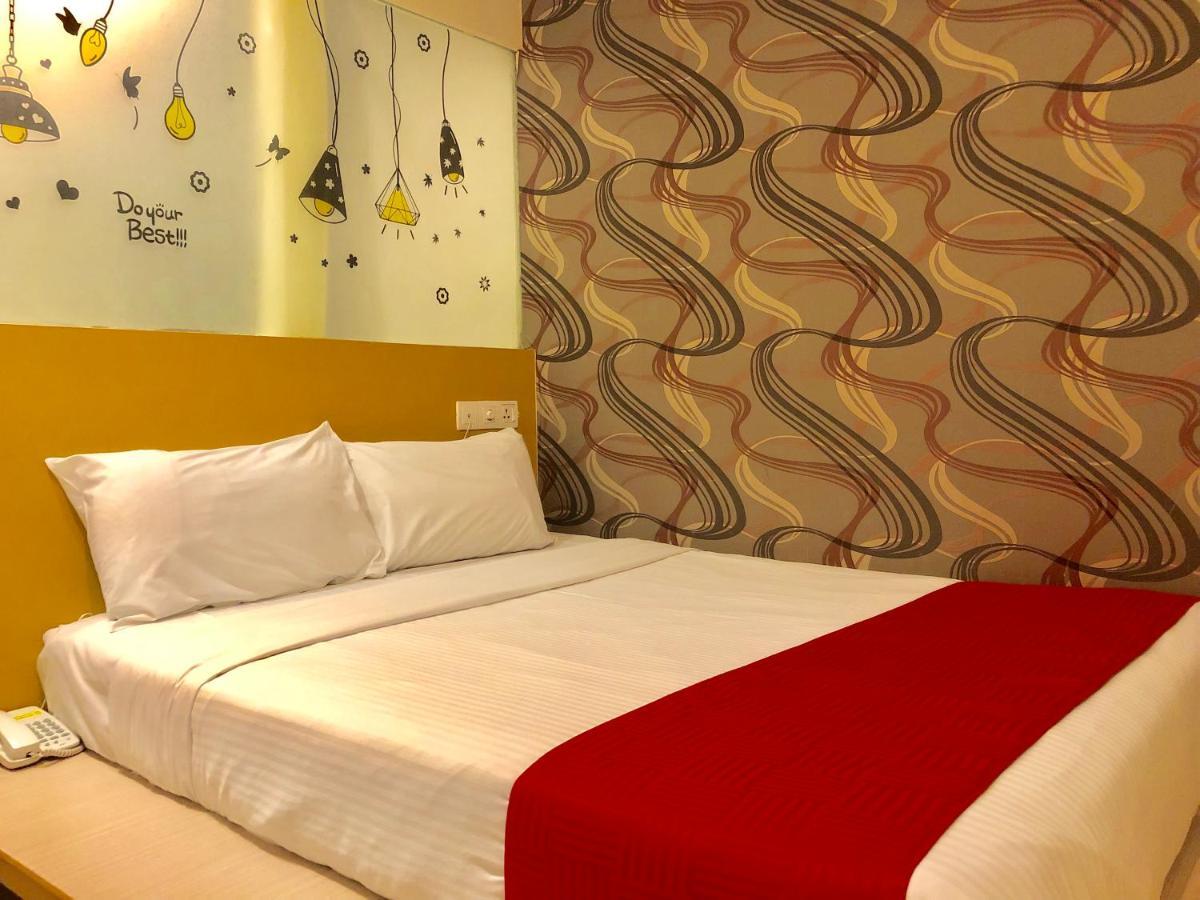 Eight Days Boutique Hotel - Mount Austin Johor Bahru Buitenkant foto